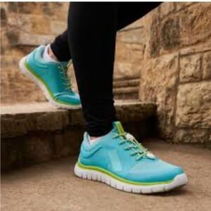 Women's Sport Runner by Anodyne-Teal Lime
